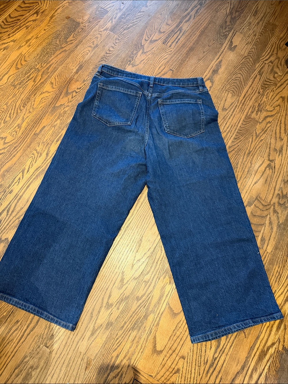 Reitmans Wide-Leg Jeans in Deep Blue Denim - Picture 2 of 5